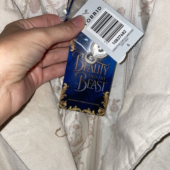 Broadway Torrid Disney “Beauty and the Beast Overcoat" NWT, size 5 - Picture 3 of 10